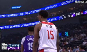 Julian Reese, brat gwiazdy WNBA Angela Reese, zdobył 26 punktów i 17 zbiórek w meczu przeciwko Jazzowi