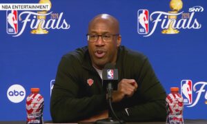 Mike Brown o różnicy w dozwolonych rzutach wolnych: „Nigdy nie myślałem, że zobaczę coś takiego w finałach NBA”