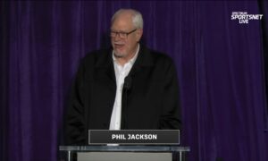 Legenda trenera Phil Jackson będzie miał swój pomnik przed salą Lakers!