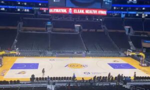 Legendarny spiker Lakers Lawrence Tanter zmarł w wieku 76 lat