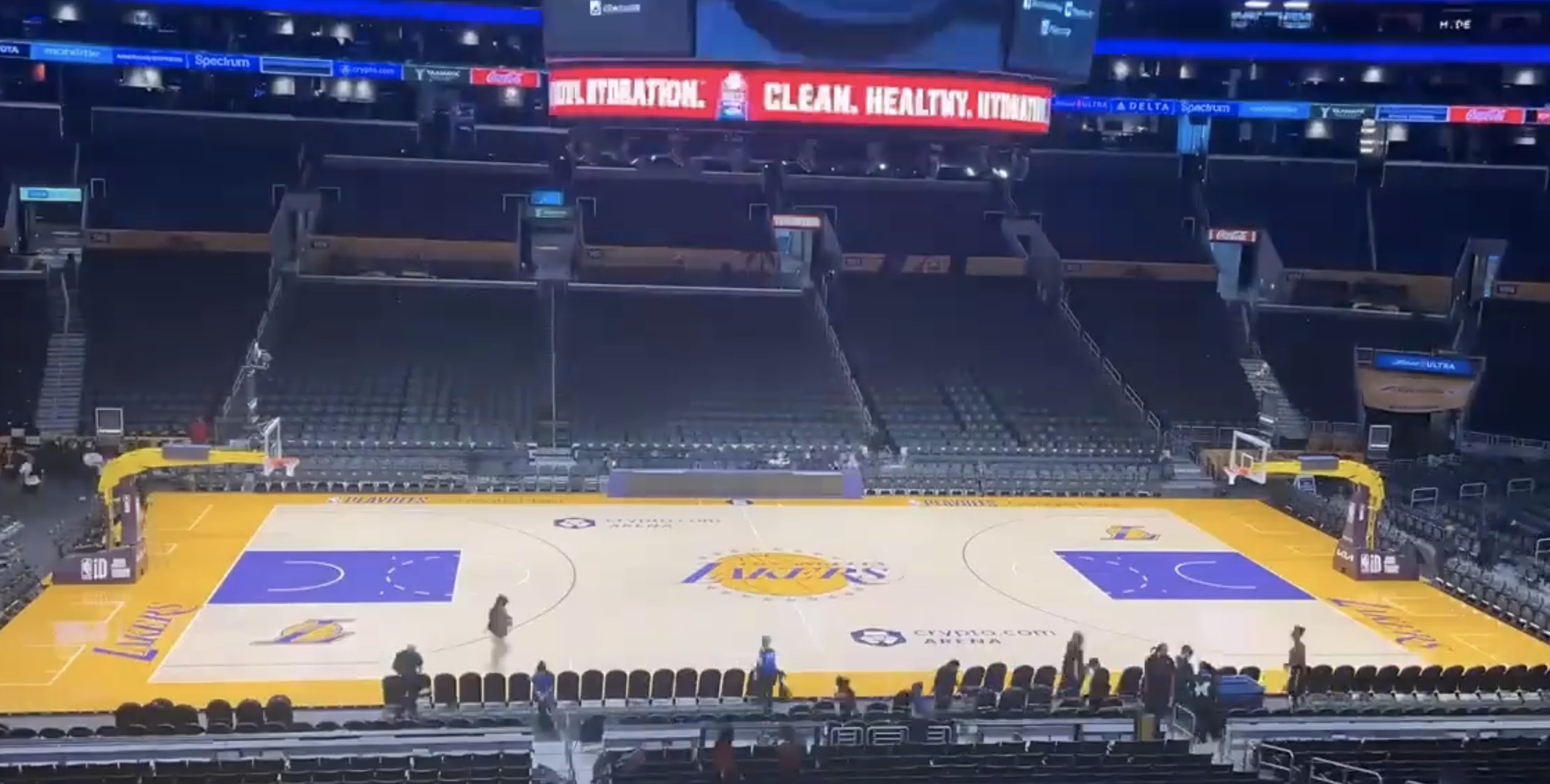 Legendarny spiker Lakers Lawrence Tanter zmarł w wieku 76 lat