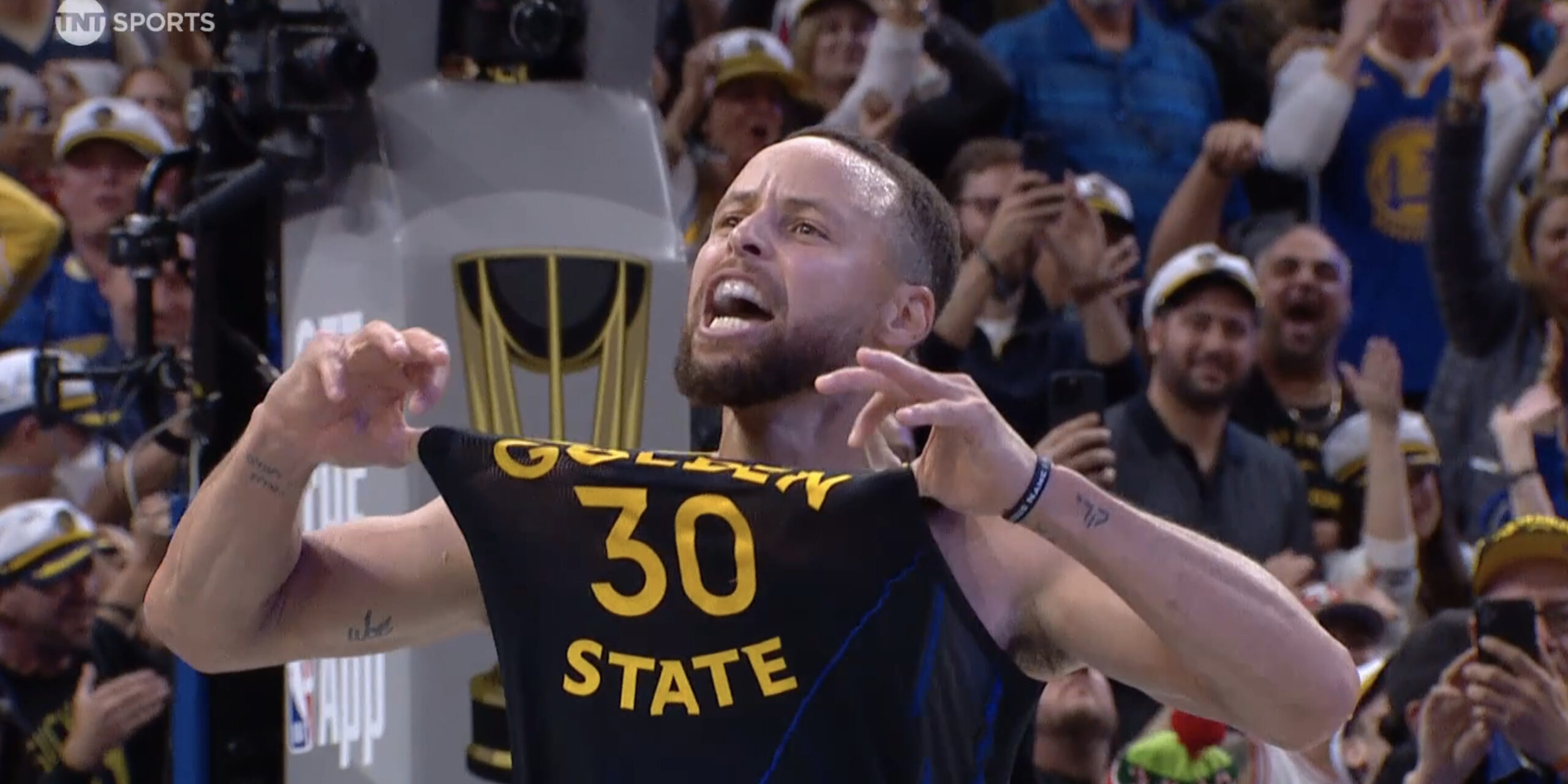 Stephen Curry przekazuje Warriors kwotę 116 milionów dolarów w ciągu 2 lat!