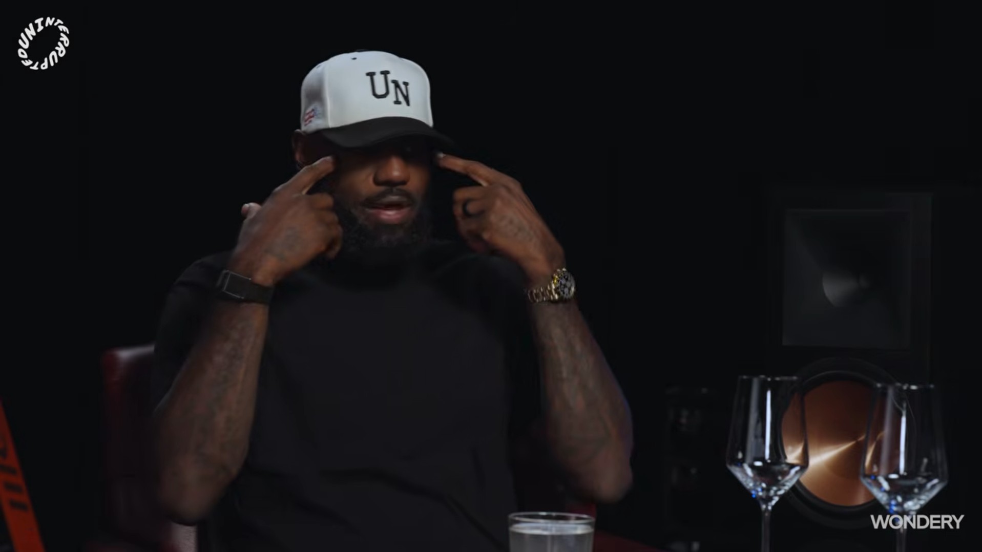 W obliczu presji i oczekiwań LeBron James chce, aby Sixers mieli mentalność „bunkera”.