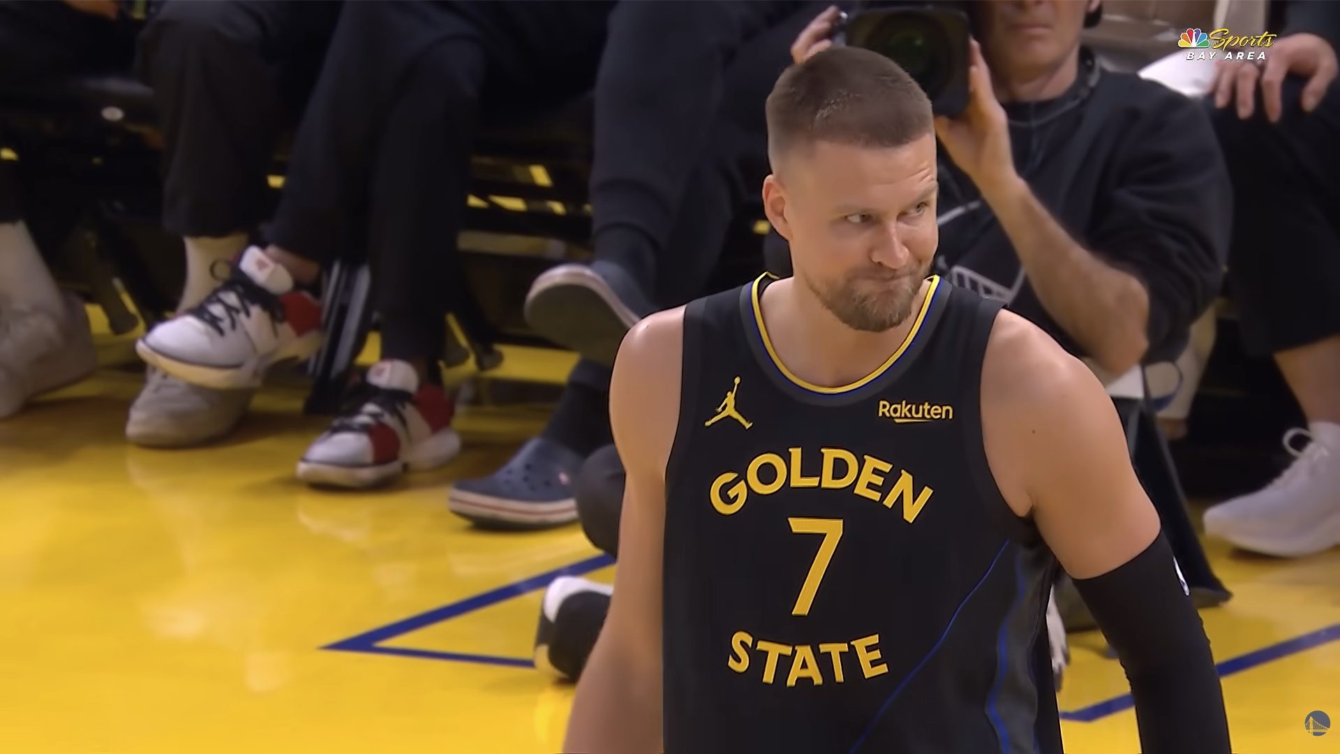 Dwa tygodnie przed rozpoczęciem sezonu Steve Kerr wciąż nie spotkał się z Kristapsem Porzingisem…