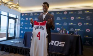 Kiedy Bub Carrington publicznie przyznaje, że Wizards walczyli o AJ Dybantsę…