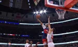 Wideo: MONSTRONALNY wsad Bilala Coulibaly’ego przeciwko Bulls