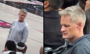 (buzz) Steve Kerr spotyka swojego sobowtóra w środku meczu i nie może w to uwierzyć